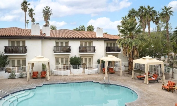 Borrego Springs Hotel | Deluxe Poolside Room, La Casa Del Zorro, Pet-Friendly, Golf Nearby, 5 Pools