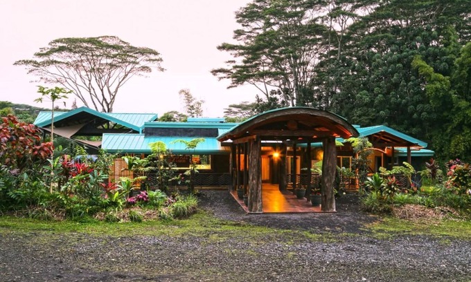 Pahoa Cabina | Deluxe Premium Cabin at Eco Retreat & Farm-Stay