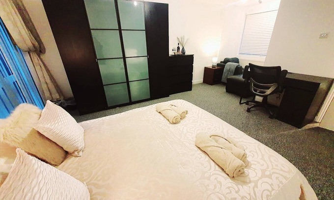 Selsdon and Ballards Apartamento | Deluxe Room with Private En Suite in Tranquil South Croydon