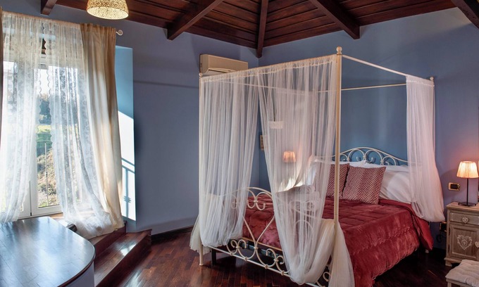 Arenella Cama Y Desayuno | Habitación Deluxe con Impresionante Vista al Jardín