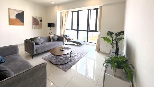 Seri Tanjung Pinang Apartamento | Deluxe Seaview Suite Tripe Bed with bath tub 25