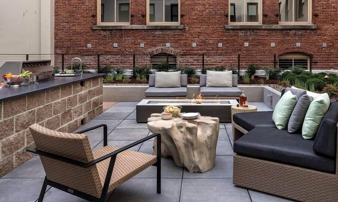 Old Town Chinatown Condominio | Deluxe Studio Condo Waterfront Fun!