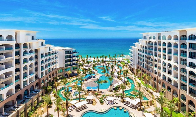 El Rosarito Complejo | Deluxe Studio @ 5 star resort on one of the most exclusive beaches in Los Cabos.