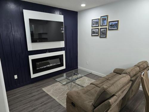 Northeast Edmonton Apartamento | Deluxe Suite-2 Bedrooms with Full Kitchen