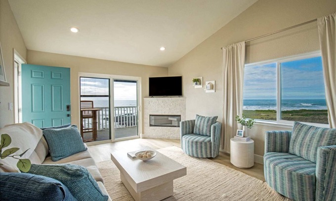 Shelter Cove Casa | Deluxe Suite | Full Kitchen | Jacuzzi | Rm 8