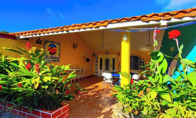 Playa Coronado Casa | Villa deluxe para 25 personas, 3 habitación 2 baños, Sala y terraza.