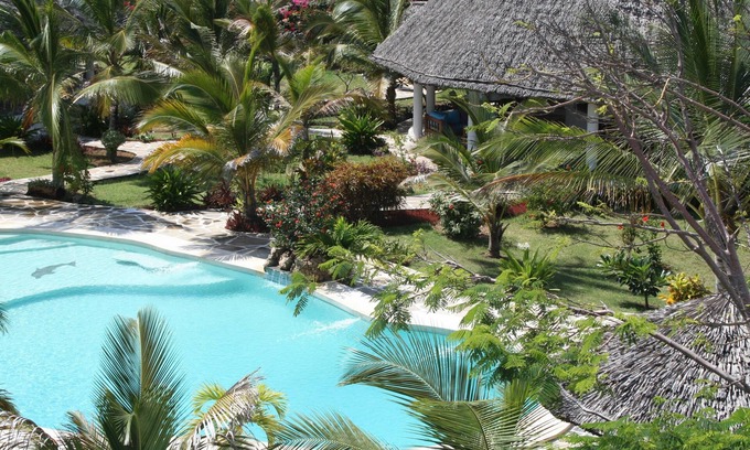 Watamu Villa | Deluxe Villa With Garden / Pool With Service Staff 150mt From the sea