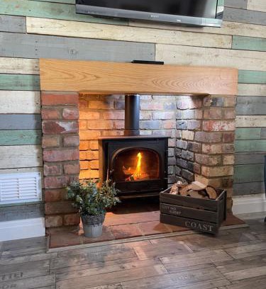 Grimsby Chalet De Esquí | Den of Joy Humberston Fitties sleeps 6,hot tub,log burner