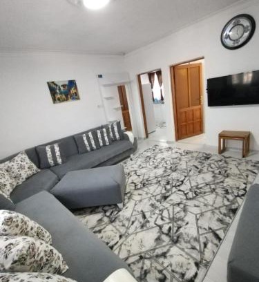 Gumuldur Apartamento | DENİZE 40m DSI TMO Kamp yanı , AİLE İÇİN UYGUN Alkolsüz, 2 klima