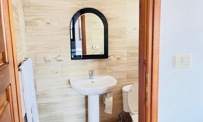 Gjirokaster Casa | Denis - Private Rooms Guesthouse Gjirokastra