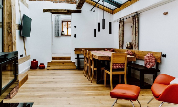 Riedenburg Apartamento | Denkmalgeschütztes Chalet mit Drei Schlafzimmern