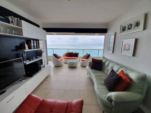 Salinas Apartamento | Departamento al pie del mar con hermosa vista/Torre Oceánica