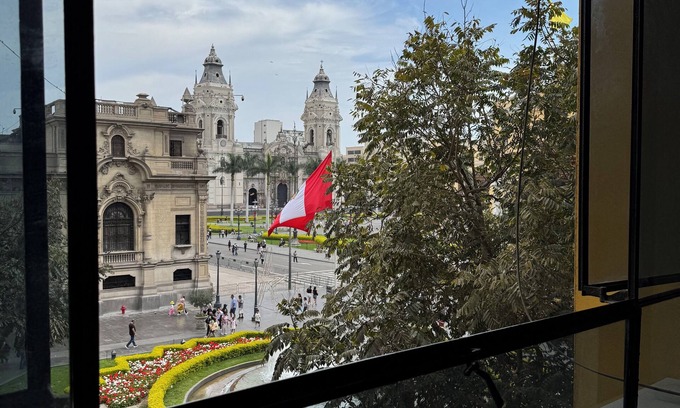 Centro histórico de Lima Apartamento | Departamento con vista a Palacio de Gobierno! Completamente renovado