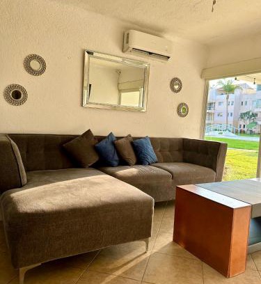 Playa Diamante Apartamento | Departamento en Pb frente a la alberca