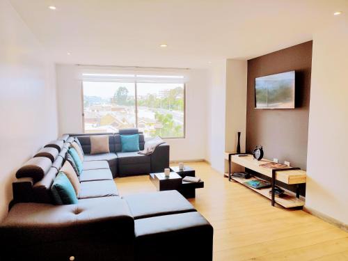 Monay Apartamento | Departamento Nuevo e Impecable en Cuenca con seguridad 24H y generador eléctrico
