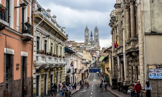 Centro histórico de Quito Apartamento | DEPARTAMENTO JUNTO A LA BASÍLICA DEL VOTO NACIONAL