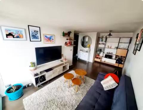 Nunoa Apartamento | Depto full cercano a plaza Ñuñoa y metro Villa Frei, parking, piscina