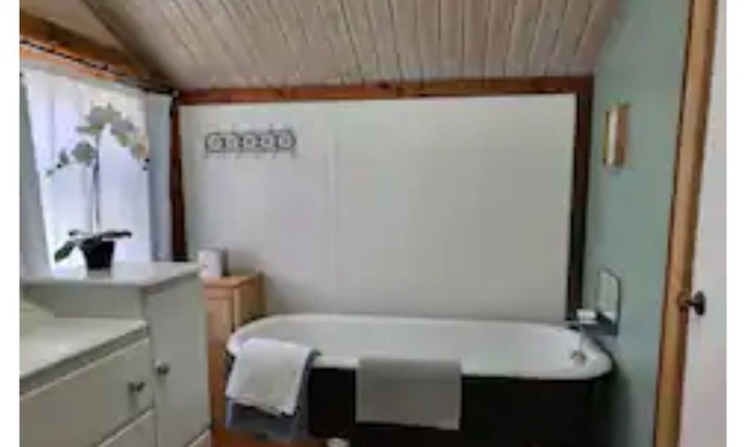 Laguna Park Apartamento | Derekville #9 - Private Unit - Gated Pool