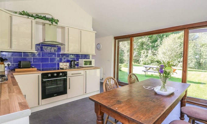 Whitland Cabaña | CASA Derry, admite mascotas, con chimenea en Whitland, Ref 22474