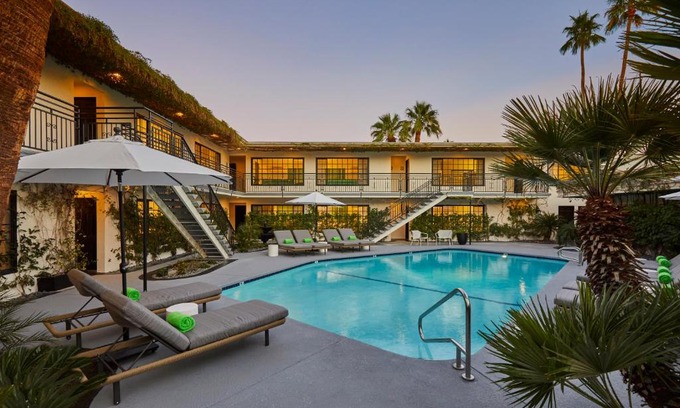Uptown Design District Complejo | Descanso Resort, A Men's Resort