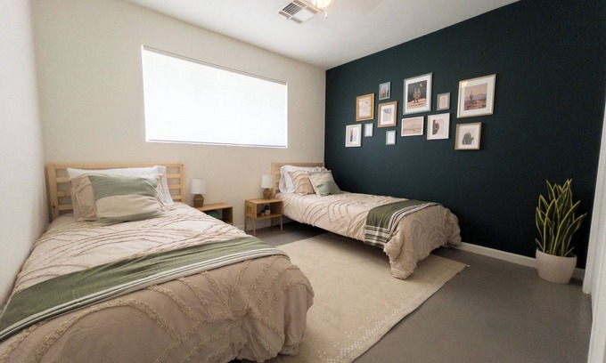 Palm Springs Casa | Desert Avenue – Family-Friendly Escape with Stunning Views