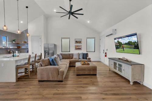Hurricane Casa | Desert Bungalow #H8 home