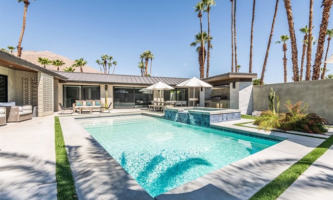 Indian Canyon Casa | Desert Canyon Retreat