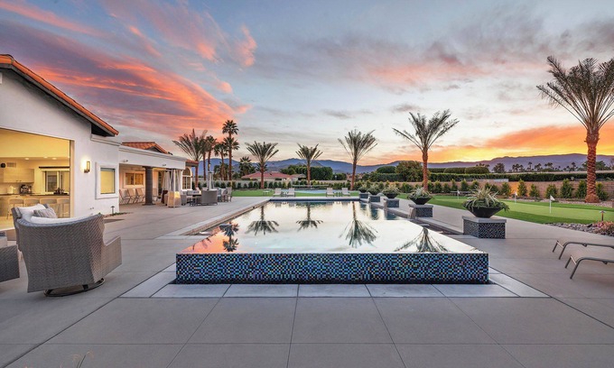 Bermuda Dunes Casa | 'Desert Court Dreams' Pickleball, Mini Golf & More