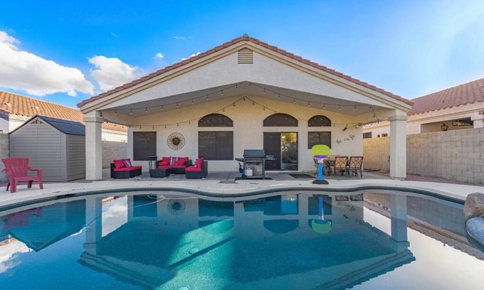 Chandler Casa | Desert Dame CHIC Family Retreat FREE POOL HEAT!