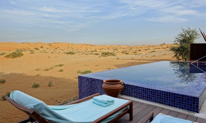 Sam Hotel | Desert Drop