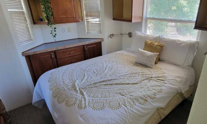 Jacumba Alquiler De RV | Desert Haven Resort Perfect for Active Couples Seeking Adventure