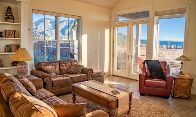 Arroyo Seco Casa | "Desert Haven: Luxe Stay, Hot Tub, Majestic Views"