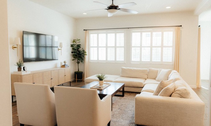 Emperor Estates Casa | Desert Haven W/ Pool, Spa, and Putting Green
