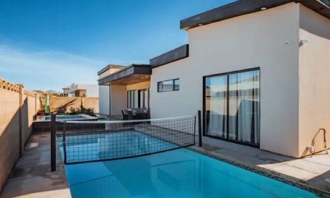 Hurricane Casa | Desert Hideaway w/ Pool & Spa!