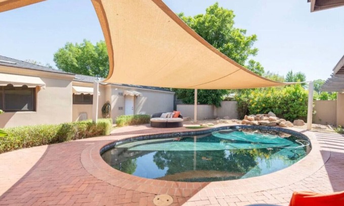 Camelback East Casa | Desert Oasis: 5BR Home with Pool & Firepit