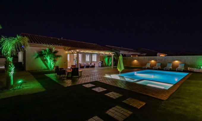 Desert Hot Springs Casa | Desert Oasis w/Pool&SPA~Pool Table~Ping Pong~ Firepit~and much more!!