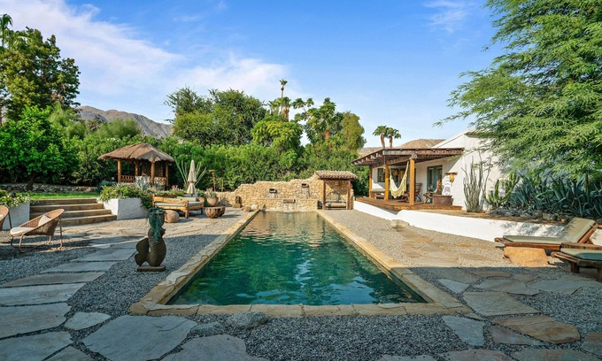 Magnesia Falls Cove Casa | Desert Oasis with Rustic Elegance