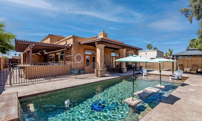 Yuma Casa | Desert Pad for Large Groups & Families!