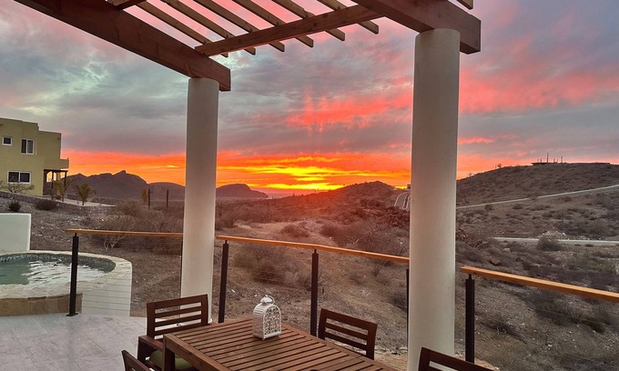 Pichilingue Casa | Private Plunge Pool with Dazzling View of Stars!