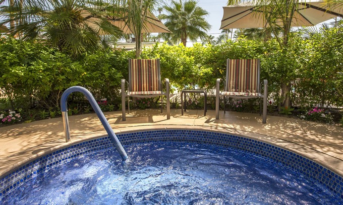 Tahquitz River Estates Hotel | Desert Riviera Hotel