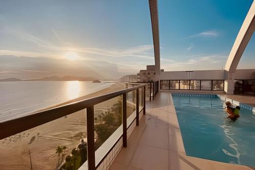 Boqueirao Apartamento | Desfrute do Conforto à Beira-Mar: Vista Exclusiva