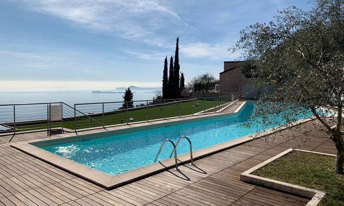 Toscolano Maderno Apartamento | Diseño Apartamento - 100 m² terraza ajardinada - Piscina - Vista fantástica sobre el agua