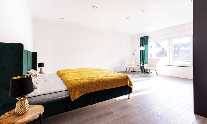 Pellenz Apartamento | Design apartment centrally located in Andernach with top view, WiFi, kitchen, parking space