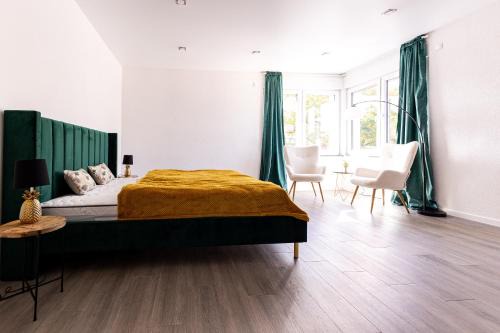 Pellenz Apartamento | Design Apartment zentral für 6 in Andernach: Ausblick, WiFi, Küche