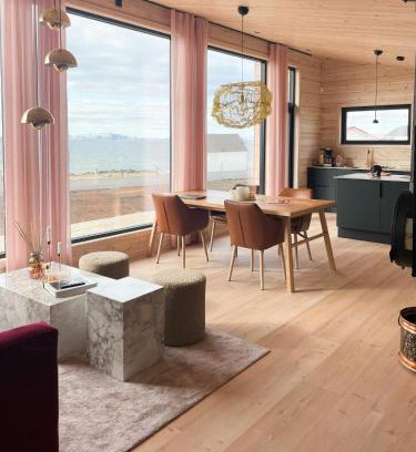 Vads Casa | Design Cabin By The Sea With Northern Lights