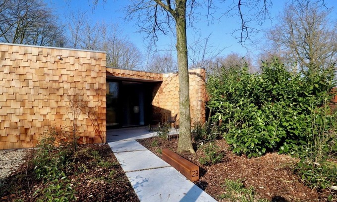Den Hout Casa | Design holiday home on estate Bergvliet with hot tub in the Brabant forests between Breda and Oosterhout.