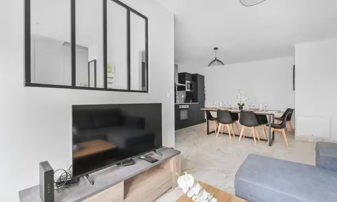 Les Stades Casa | Design house - 8 pers - Paris/Disney 30 min away