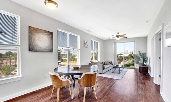 Plaza Midwood Apartamento | Designer 1BR in Vibrant Neighborhood
