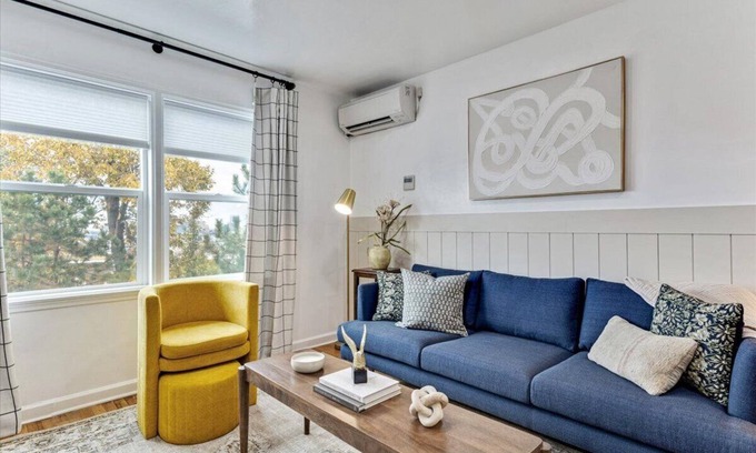East Central Apartamento | Designer 2 bd apt / 1 King Bed /blocks from U of U