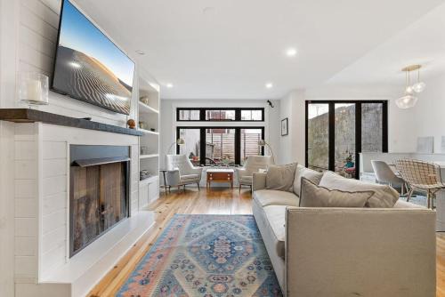 Pennsport Casa | Designer 3 BR Townhome with Beautiful Backyard